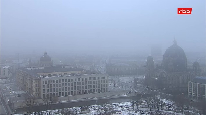 Archiv Foto Webcam Berlin: Rotes Rathaus und Berliner Dom