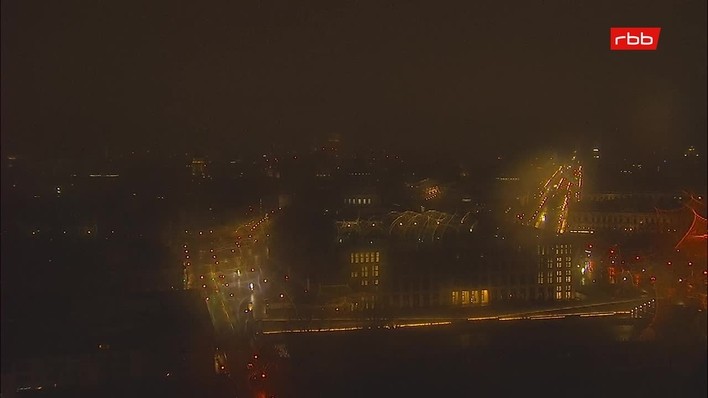 Archiv Foto Webcam Berlin: Rotes Rathaus und Berliner Dom