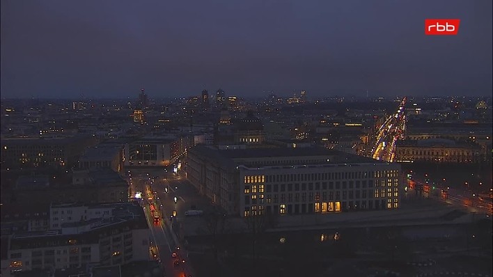 Archiv Foto Webcam Berlin: Rotes Rathaus und Berliner Dom