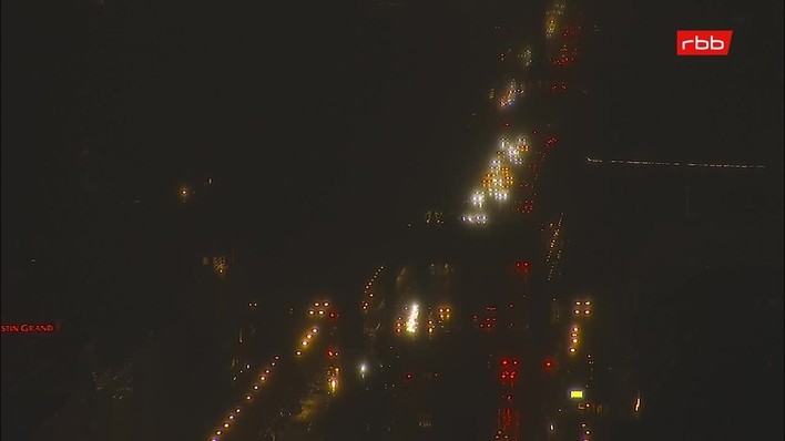 Archiv Foto Webcam Berlin: Rotes Rathaus und Berliner Dom