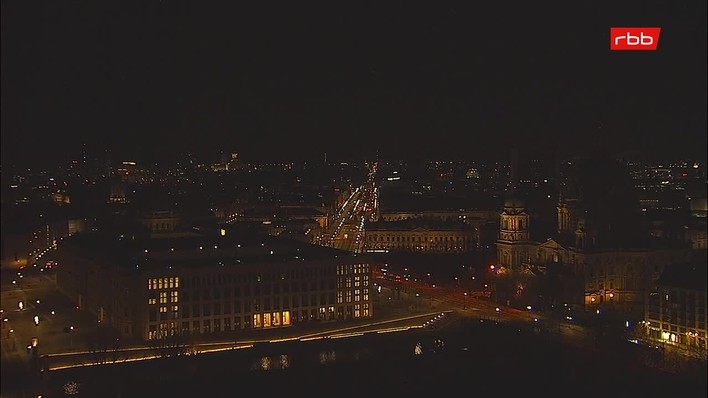 Archiv Foto Webcam Berlin: Rotes Rathaus und Berliner Dom