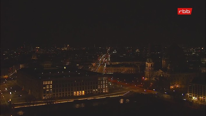 Archiv Foto Webcam Berlin: Rotes Rathaus und Berliner Dom