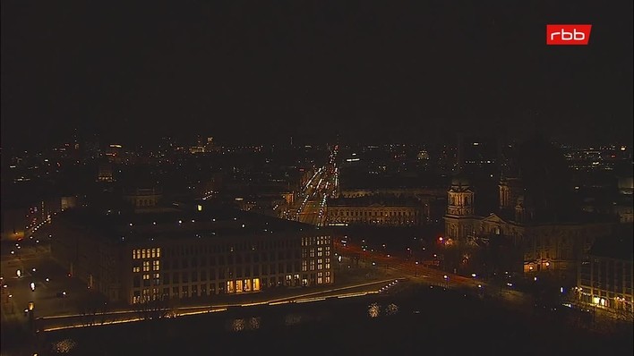 Archiv Foto Webcam Berlin: Rotes Rathaus und Berliner Dom