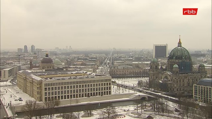 Archiv Foto Webcam Berlin: Rotes Rathaus und Berliner Dom