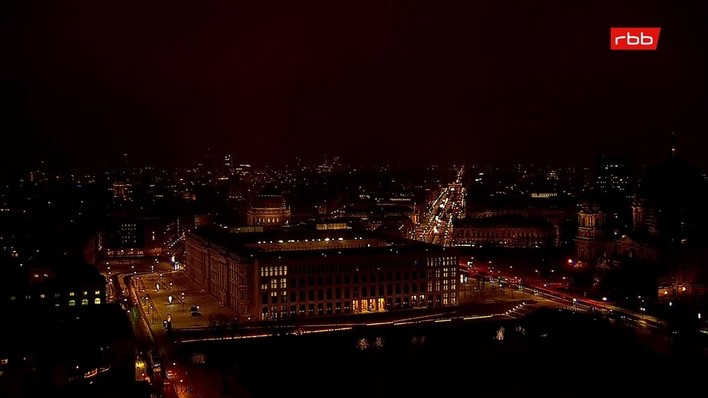 Archiv Foto Webcam Berlin: Rotes Rathaus und Berliner Dom