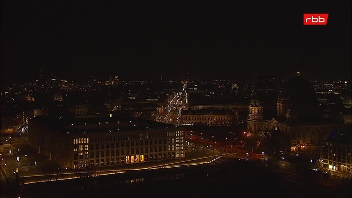 Archiv Foto Webcam Berlin: Rotes Rathaus und Berliner Dom