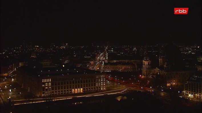 Archiv Foto Webcam Berlin: Rotes Rathaus und Berliner Dom
