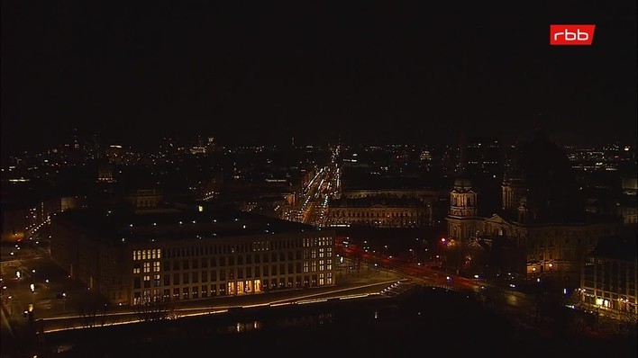 Archiv Foto Webcam Berlin: Rotes Rathaus und Berliner Dom
