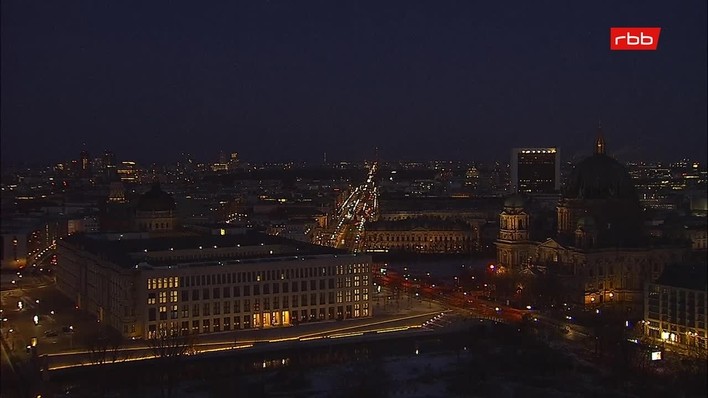 Archiv Foto Webcam Berlin: Rotes Rathaus und Berliner Dom