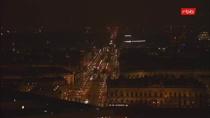 Archiv Foto Webcam Berlin: Rotes Rathaus und Berliner Dom