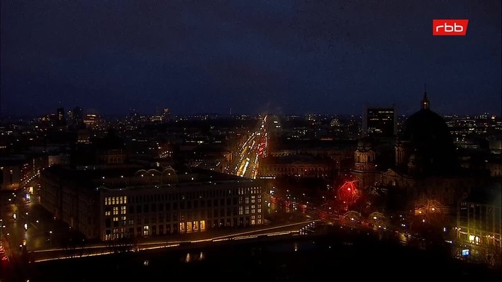 Archiv Foto Webcam Berlin: Rotes Rathaus und Berliner Dom