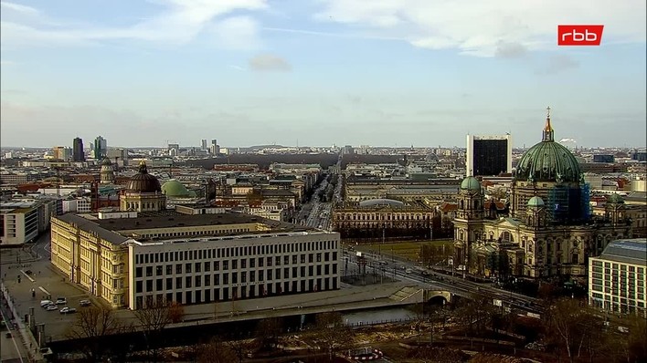 Archiv Foto Webcam Berlin: Rotes Rathaus und Berliner Dom