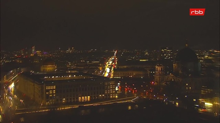 Archiv Foto Webcam Berlin: Rotes Rathaus und Berliner Dom