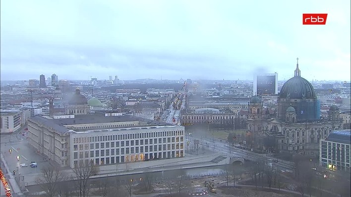 Archiv Foto Webcam Berlin: Rotes Rathaus und Berliner Dom