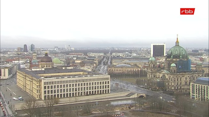 Archiv Foto Webcam Berlin: Rotes Rathaus und Berliner Dom