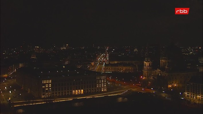 Archiv Foto Webcam Berlin: Rotes Rathaus und Berliner Dom