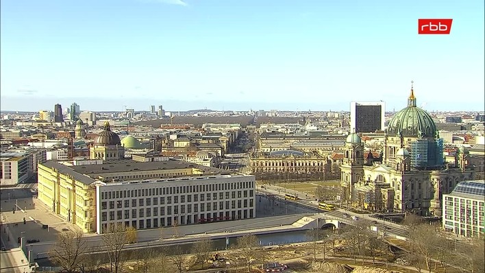 Archiv Foto Webcam Berlin: Rotes Rathaus und Berliner Dom