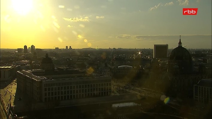 Archiv Foto Webcam Berlin: Rotes Rathaus und Berliner Dom