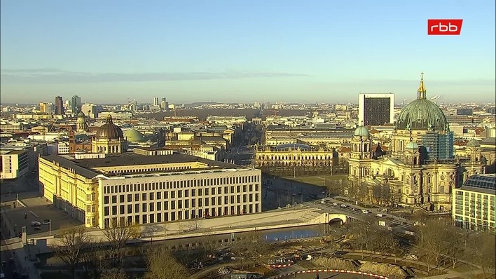 Archiv Foto Webcam Berlin: Rotes Rathaus und Berliner Dom