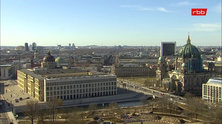 Archiv Foto Webcam Berlin: Rotes Rathaus und Berliner Dom