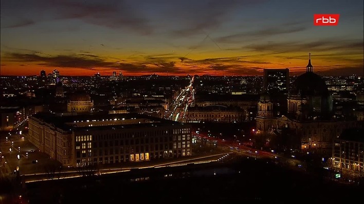 Archiv Foto Webcam Berlin: Rotes Rathaus und Berliner Dom
