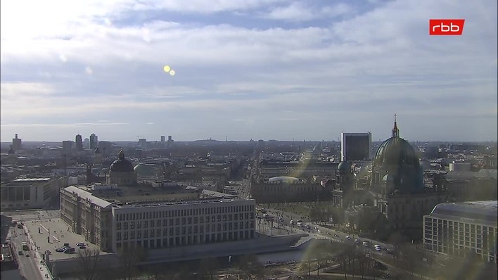 Archiv Foto Webcam Berlin: Rotes Rathaus und Berliner Dom