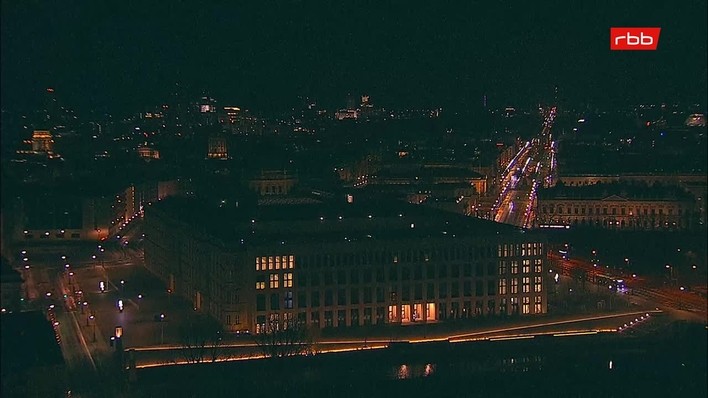 Archiv Foto Webcam Berlin: Rotes Rathaus und Berliner Dom