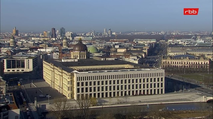 Archiv Foto Webcam Berlin: Rotes Rathaus und Berliner Dom