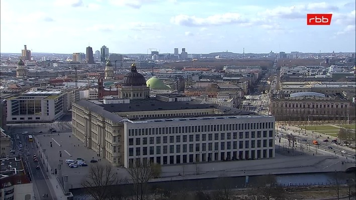 Archiv Foto Webcam Berlin: Rotes Rathaus und Berliner Dom