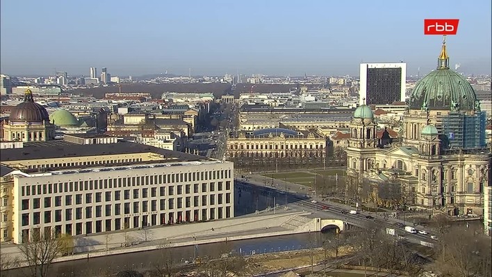 Archiv Foto Webcam Berlin: Rotes Rathaus und Berliner Dom