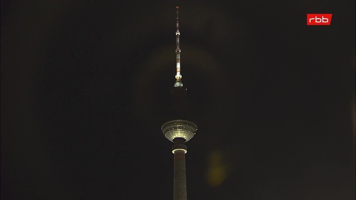 Archiv Foto Webcam Berlin: Rotes Rathaus und Berliner Dom