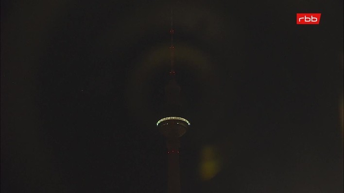 Archiv Foto Webcam Berlin: Rotes Rathaus und Berliner Dom