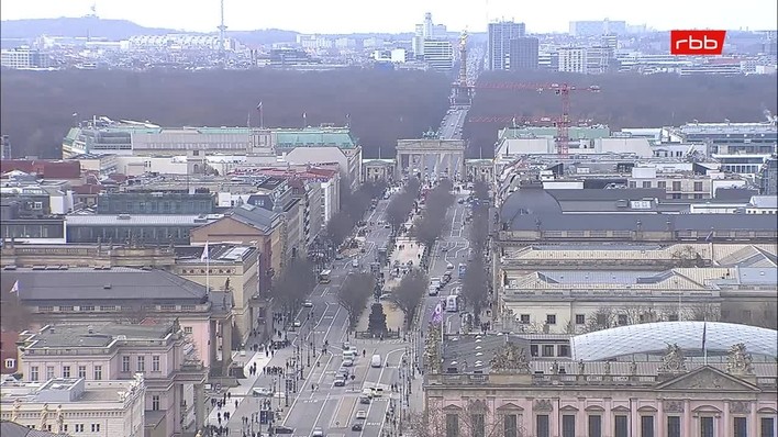 Archiv Foto Webcam Berlin: Rotes Rathaus und Berliner Dom