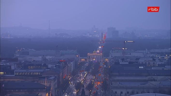 Archiv Foto Webcam Berlin: Rotes Rathaus und Berliner Dom