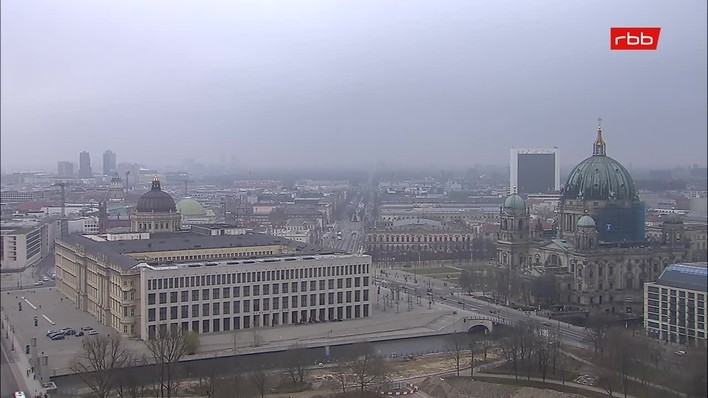 Archiv Foto Webcam Berlin: Rotes Rathaus und Berliner Dom