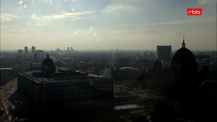 Archiv Foto Webcam Berlin: Rotes Rathaus und Berliner Dom