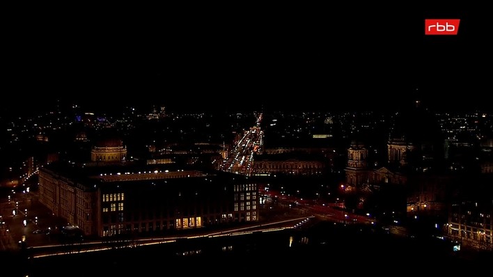 Archiv Foto Webcam Berlin: Rotes Rathaus und Berliner Dom