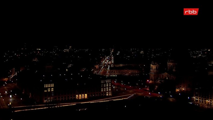 Archiv Foto Webcam Berlin: Rotes Rathaus und Berliner Dom