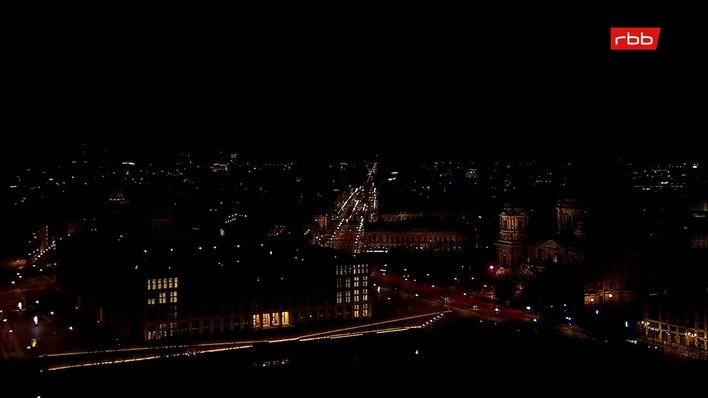 Archiv Foto Webcam Berlin: Rotes Rathaus und Berliner Dom