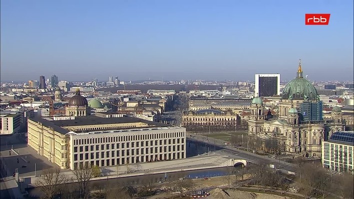 Archiv Foto Webcam Berlin: Rotes Rathaus und Berliner Dom