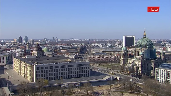Archiv Foto Webcam Berlin: Rotes Rathaus und Berliner Dom