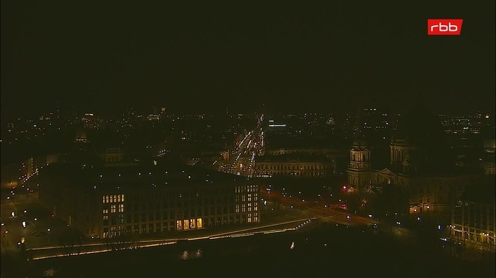 Archiv Foto Webcam Berlin: Rotes Rathaus und Berliner Dom