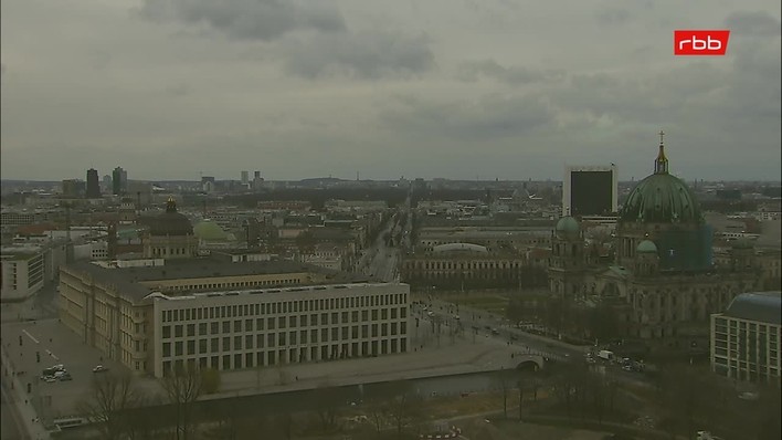 Archiv Foto Webcam Berlin: Rotes Rathaus und Berliner Dom