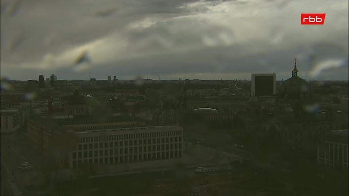 Archiv Foto Webcam Berlin: Rotes Rathaus und Berliner Dom