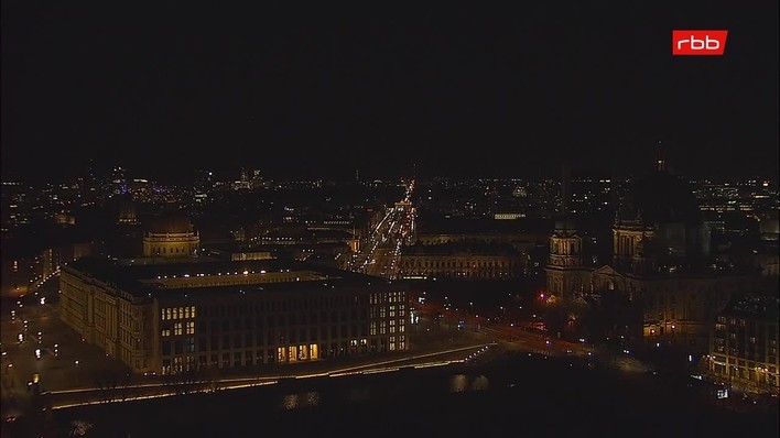 Archiv Foto Webcam Berlin: Rotes Rathaus und Berliner Dom