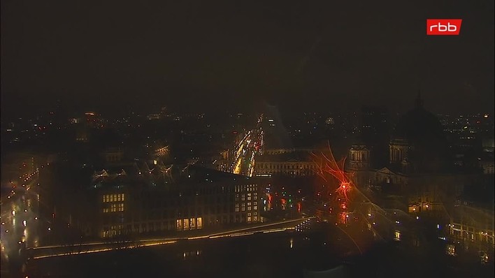 Archiv Foto Webcam Berlin: Rotes Rathaus und Berliner Dom