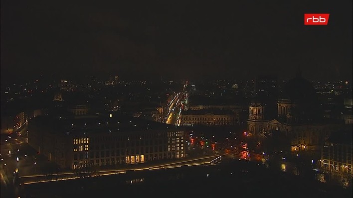 Archiv Foto Webcam Berlin: Rotes Rathaus und Berliner Dom