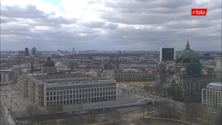 Archiv Foto Webcam Berlin: Rotes Rathaus und Berliner Dom