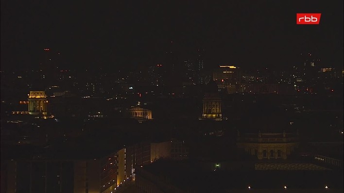 Archiv Foto Webcam Berlin: Rotes Rathaus und Berliner Dom