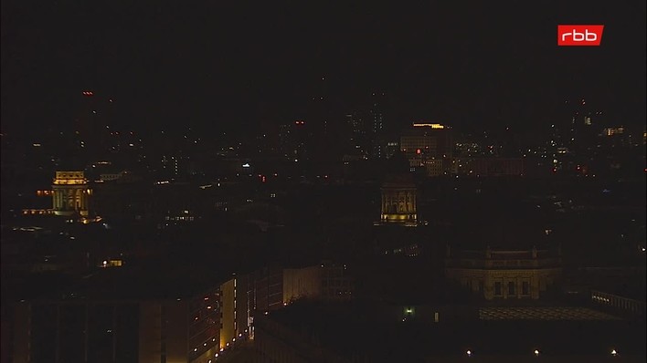 Archiv Foto Webcam Berlin: Rotes Rathaus und Berliner Dom